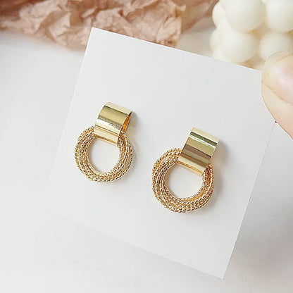 Chic Circle Studs